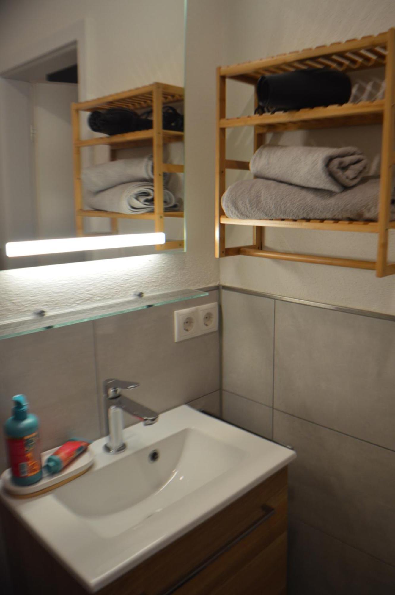 Modernesminizimmer-stadtnah-selfcheckin-parkplatz Apartment *
