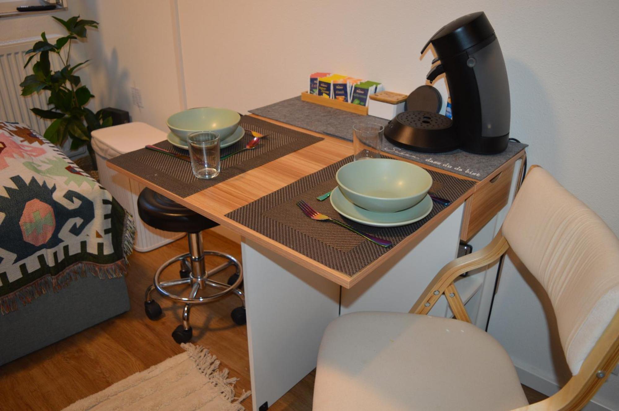 Modernesminizimmer-stadtnah-selfcheckin-parkplatz