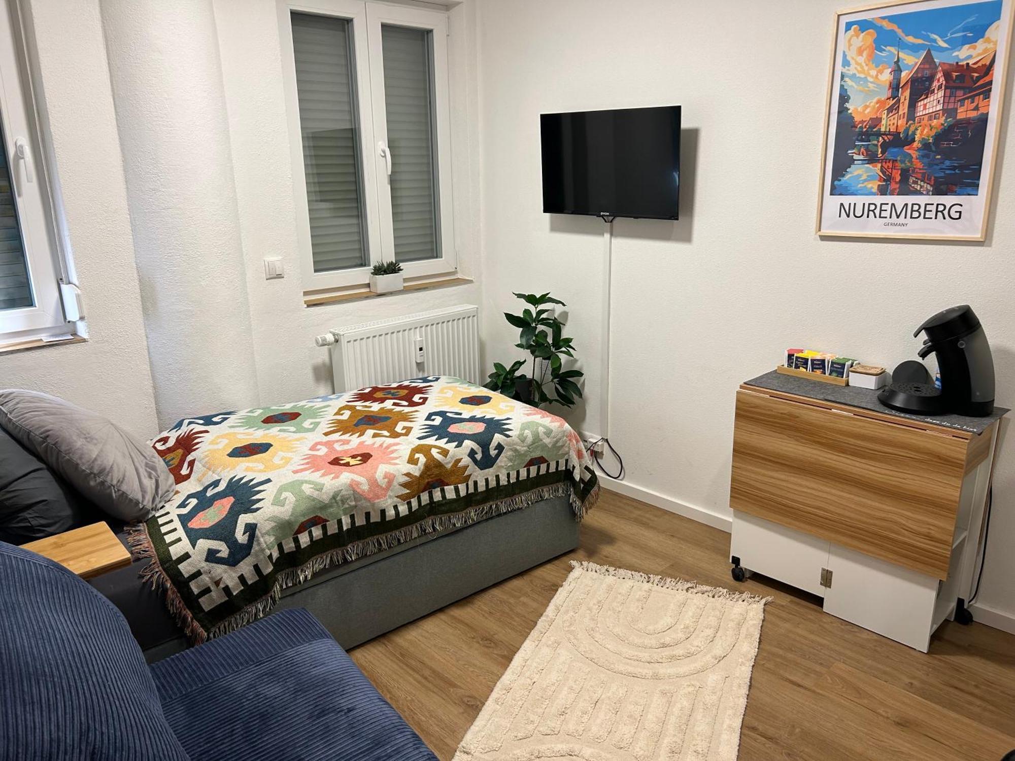 Modernesminizimmer-stadtnah-selfcheckin-parkplatz